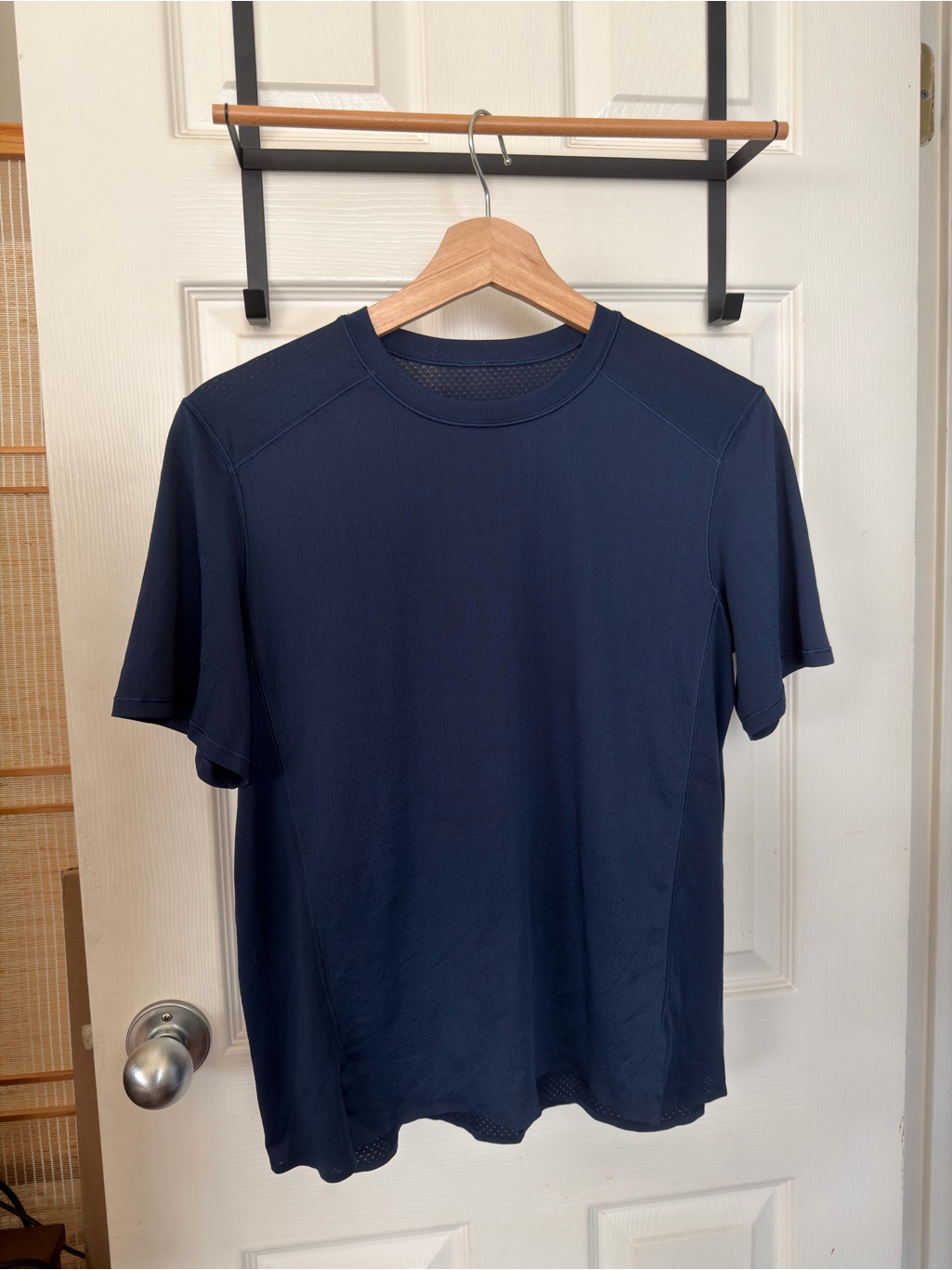 Lululemon Women’s Crew Neck Athletic T-Shirt - Navy